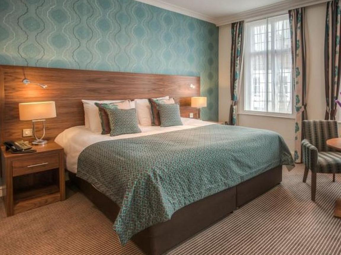 The Boleyn Hotel Staines-upon-Thames Екстер'єр фото