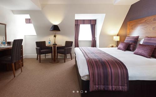 The Boleyn Hotel Staines-upon-Thames Екстер'єр фото
