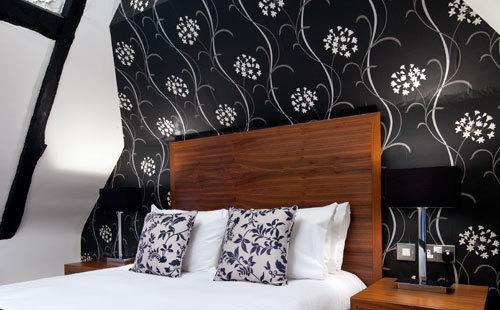 The Boleyn Hotel Staines-upon-Thames Екстер'єр фото